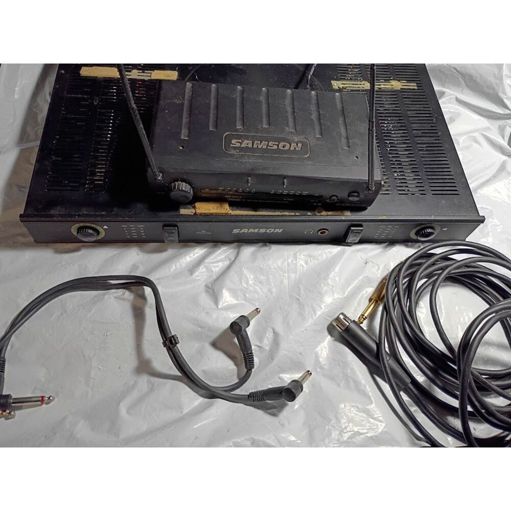 Samson Servo 120 Stereo Amplifier & UHF Diversity Receiver